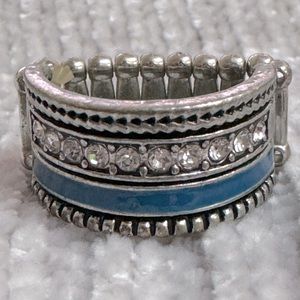5/$20🛍️Paparazzi Blue Strip with White Crystals Ring
